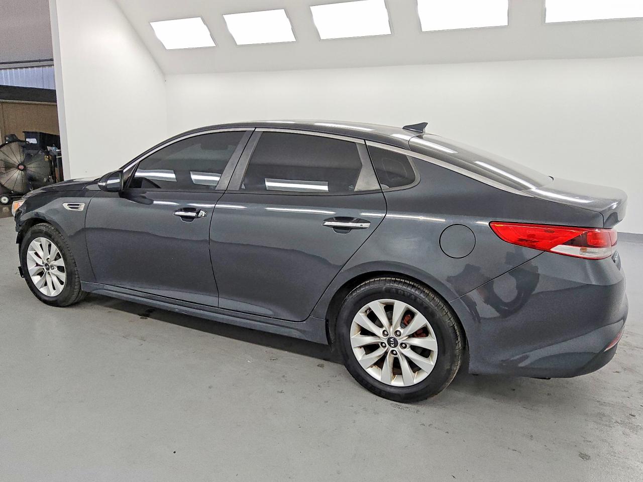 2016 KIA OPTIMA LX — снимка 2