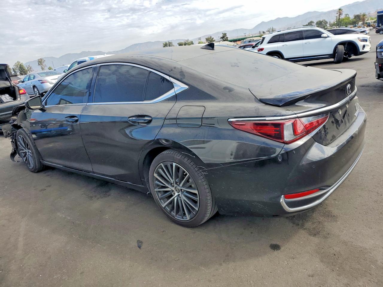 2024 LEXUS ES 300H BASE — снимка 2