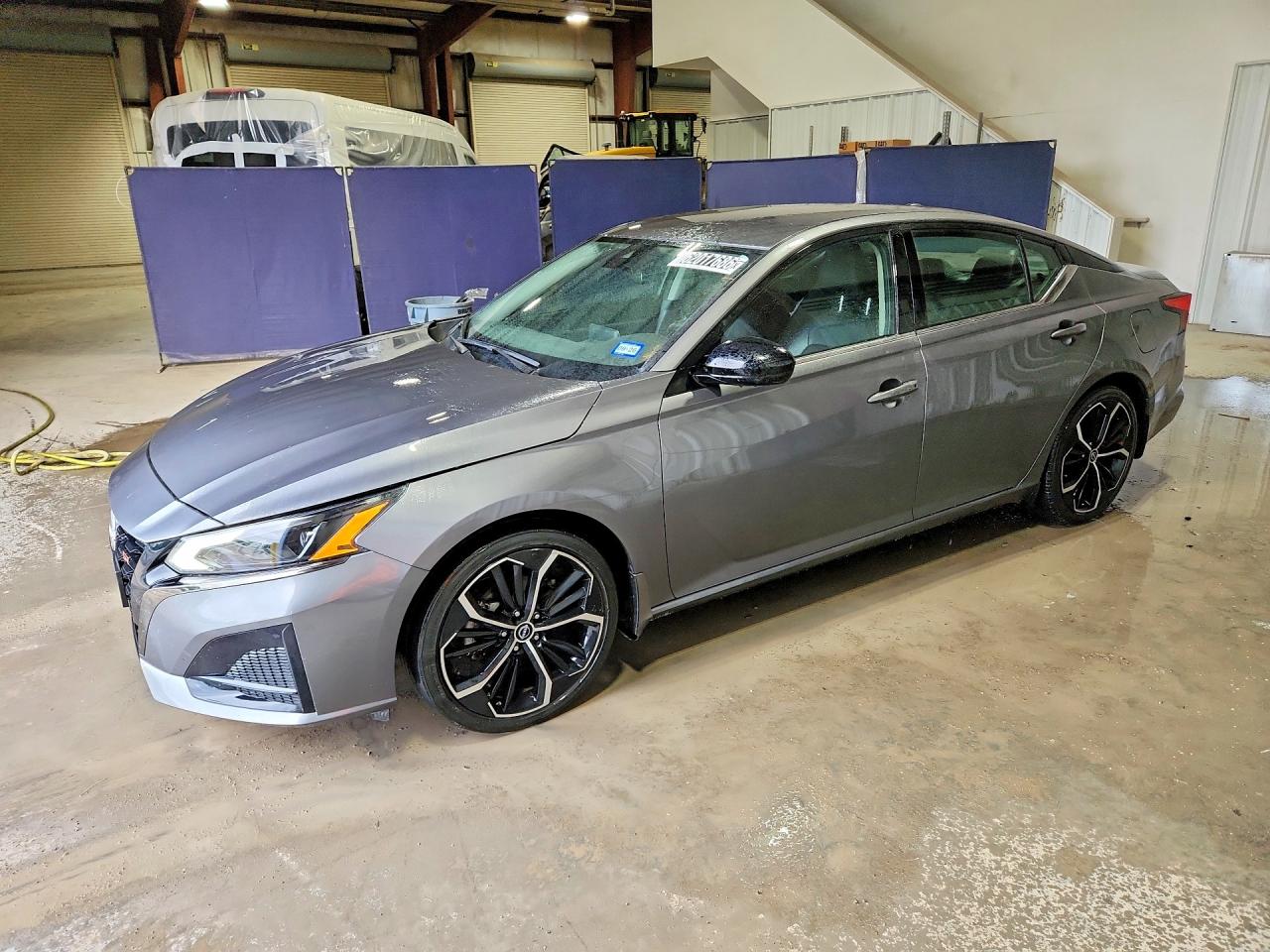 2025 NISSAN ALTIMA SR