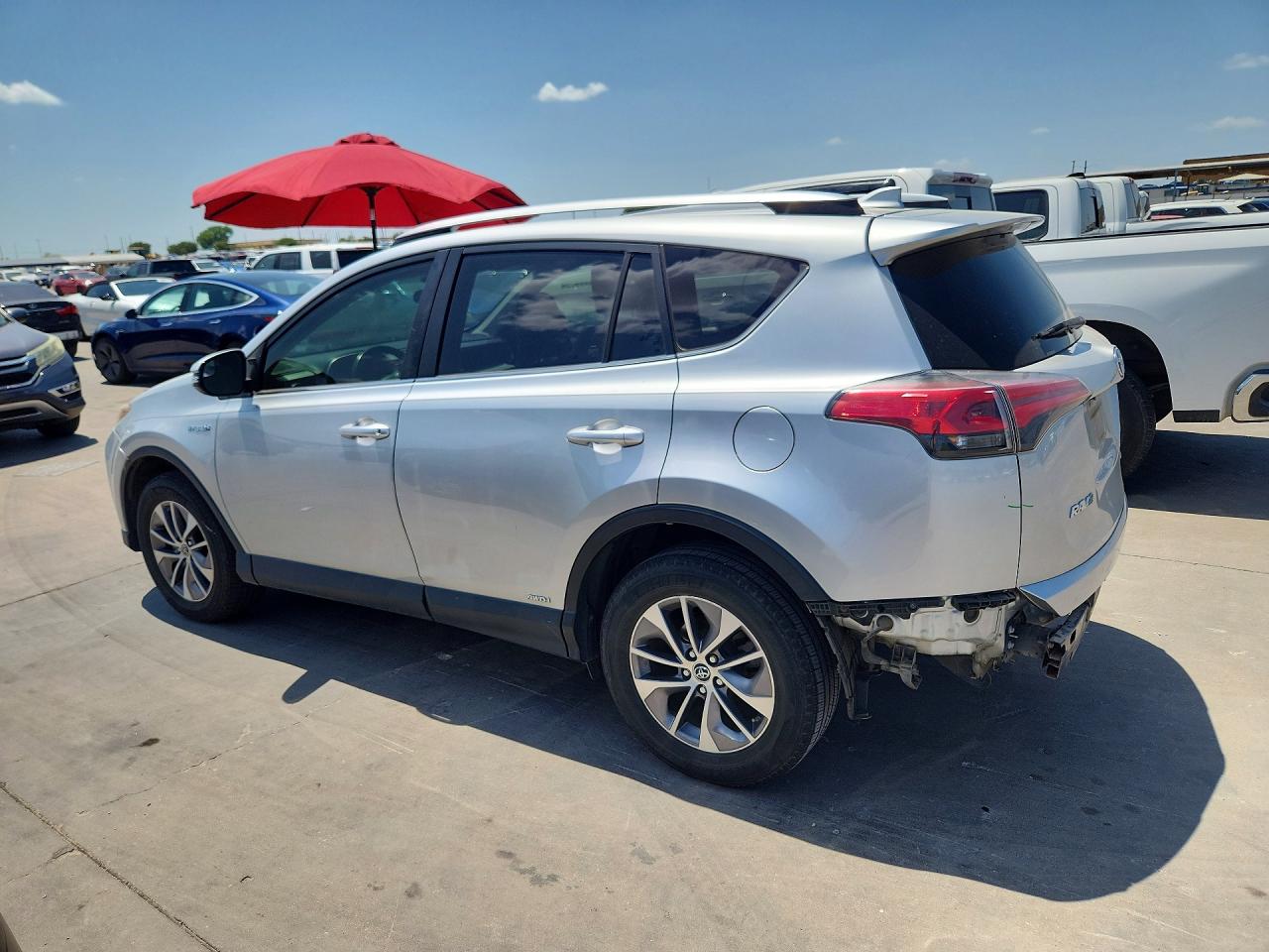2016 TOYOTA RAV4 HV XLE — снимка 2