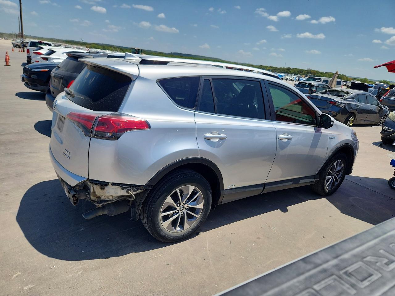 2016 TOYOTA RAV4 HV XLE — снимка 3