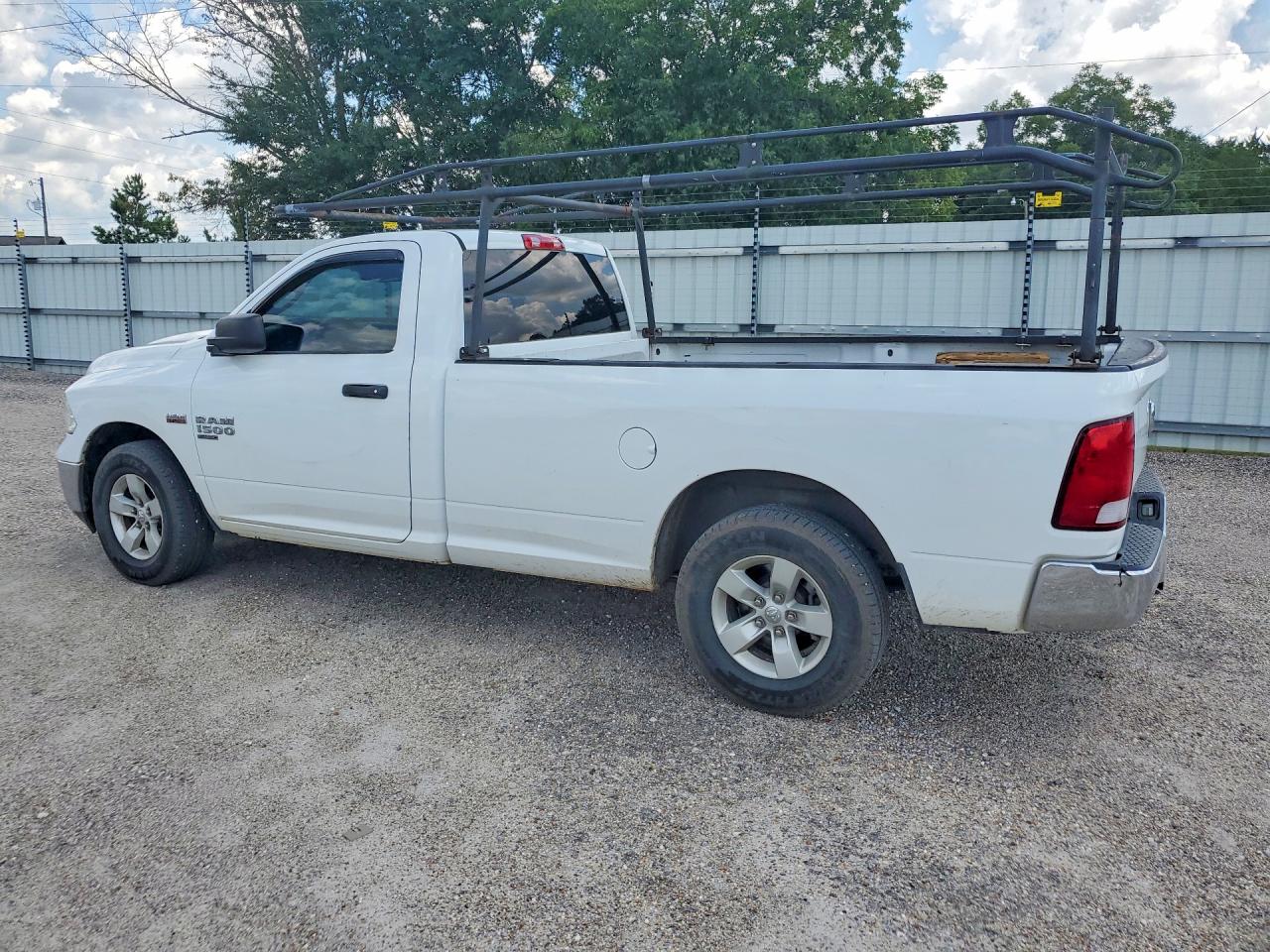 2019 RAM 1500 CLASSIC TRADESMAN — снимка 2