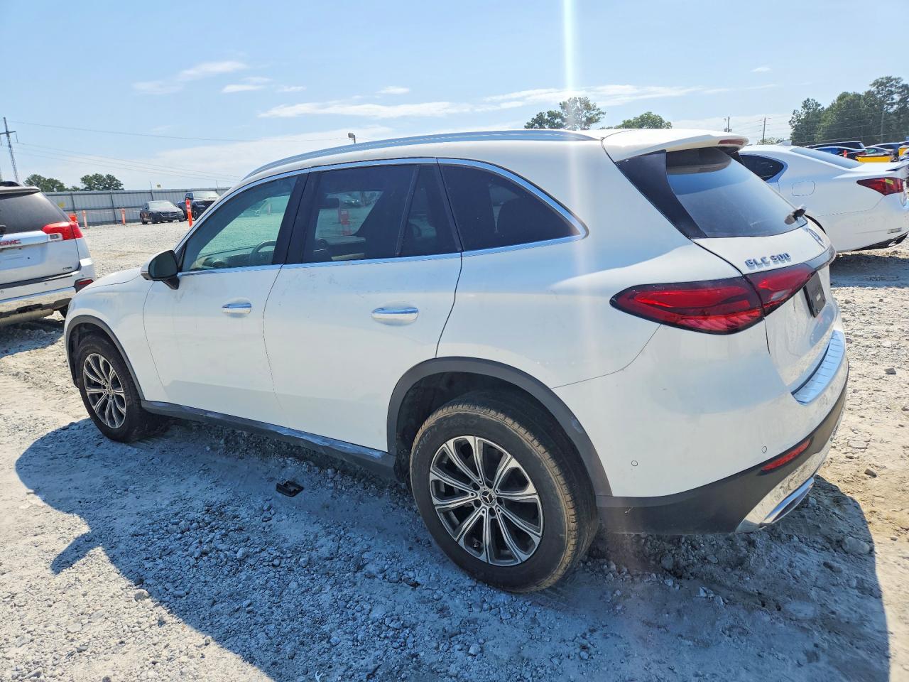 2025 MERCEDES-BENZ GLC 300 — снимка 2