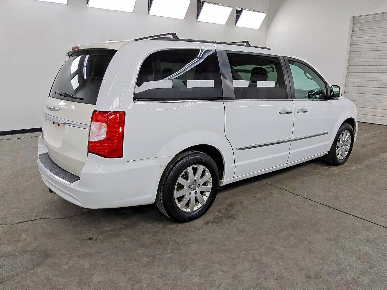 2016 CHRYSLER TOWN & COUNTRY TOURING — снимка 3