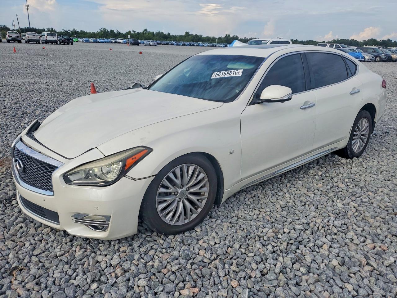 2016 INFINITI Q70L 3.7