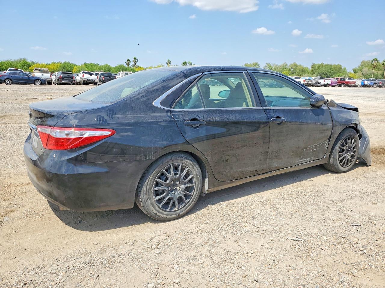 2015 TOYOTA CAMRY LE — снимка 3