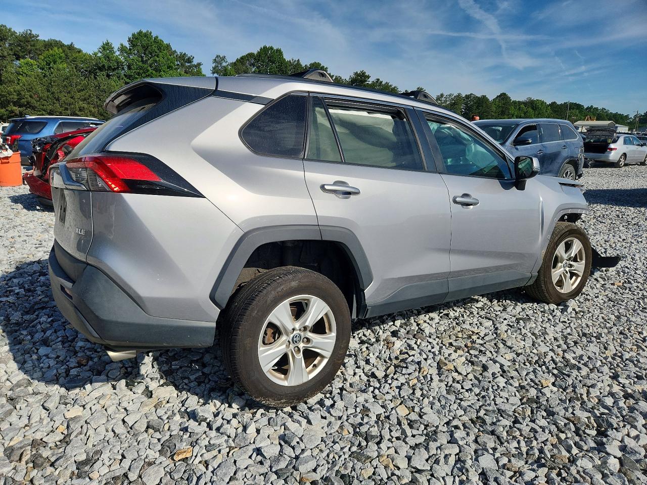 2021 TOYOTA RAV4 XLE — снимка 3