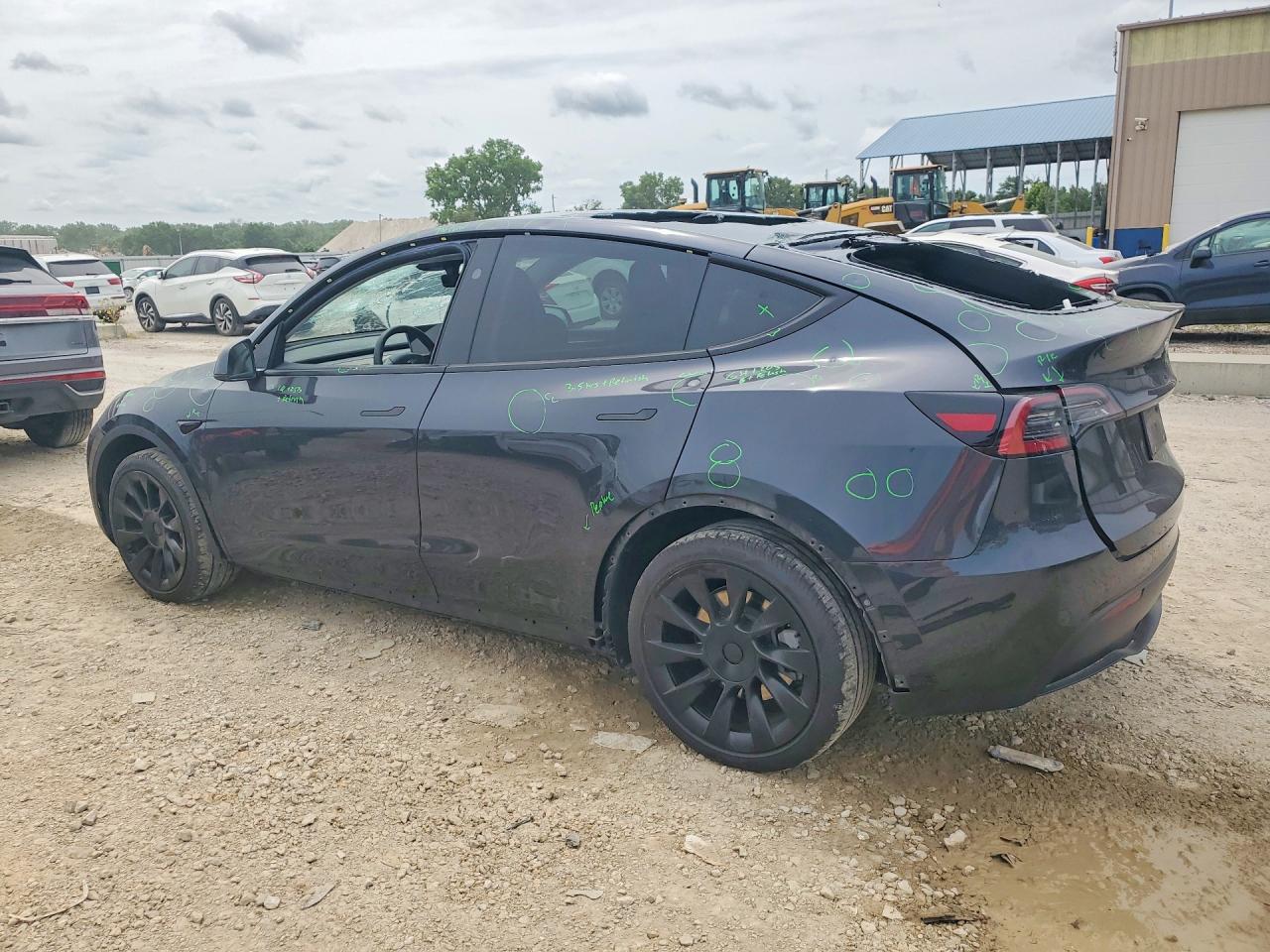 2024 TESLA MODEL Y — снимка 2
