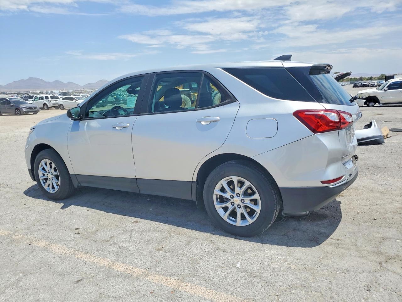 2020 CHEVROLET EQUINOX LS — снимка 2