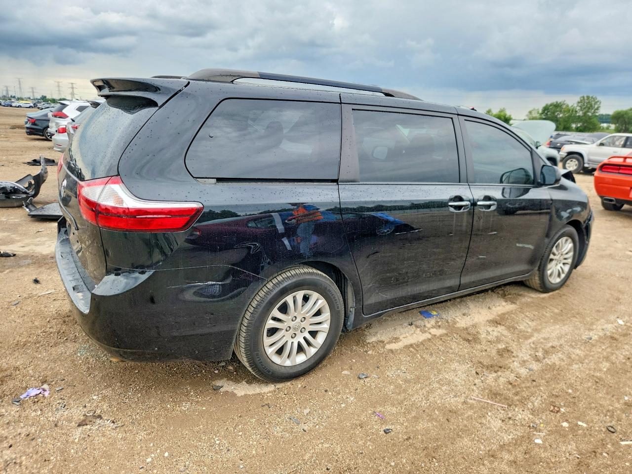 2015 TOYOTA SIENNA XLE 8-PASSENGER — снимка 3