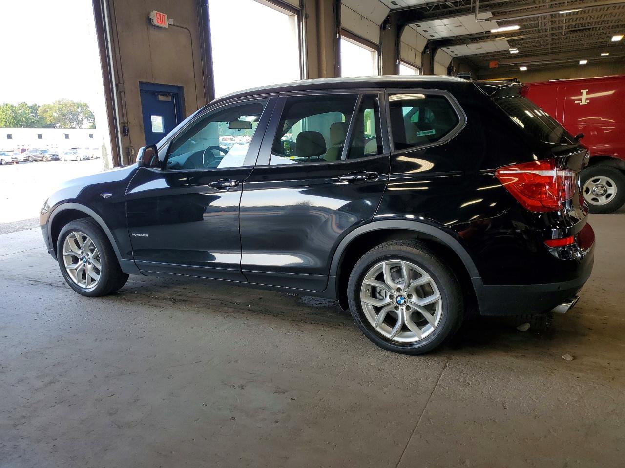 2017 BMW X3 XDRIVE28I — снимка 2