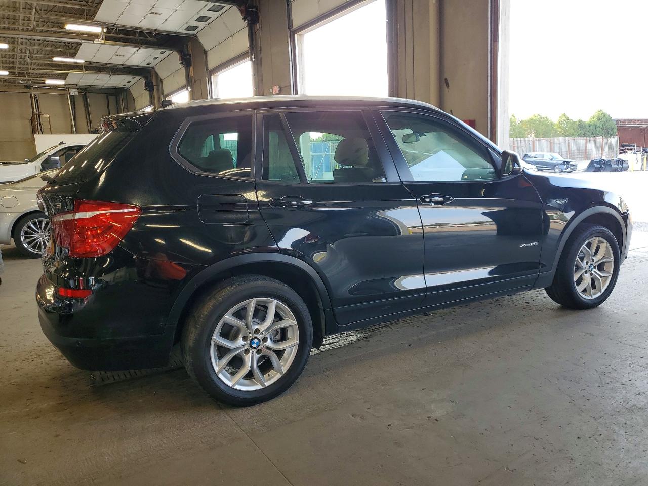 2017 BMW X3 XDRIVE28I — снимка 3