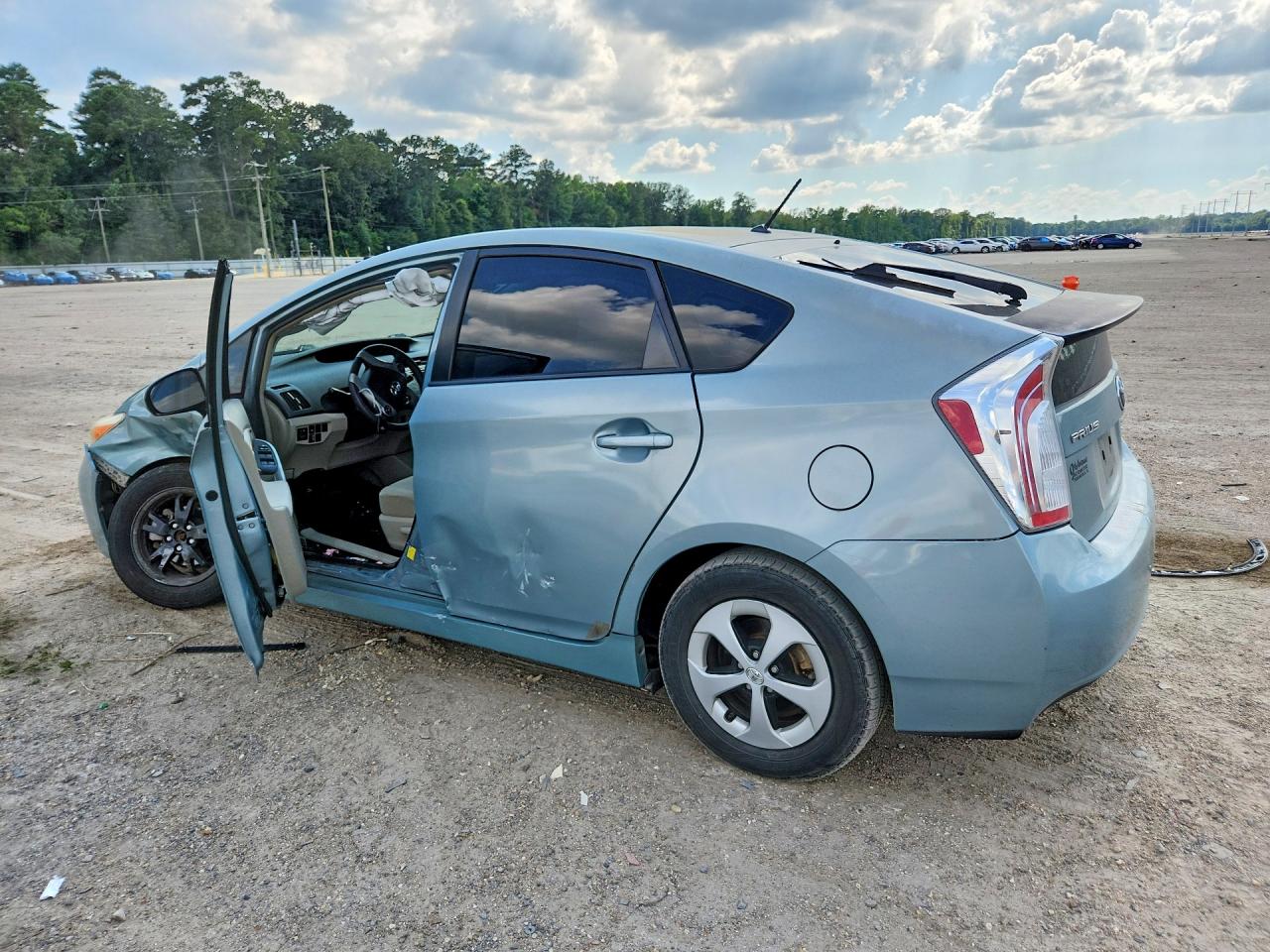 2015 TOYOTA PRIUS TWO — снимка 2