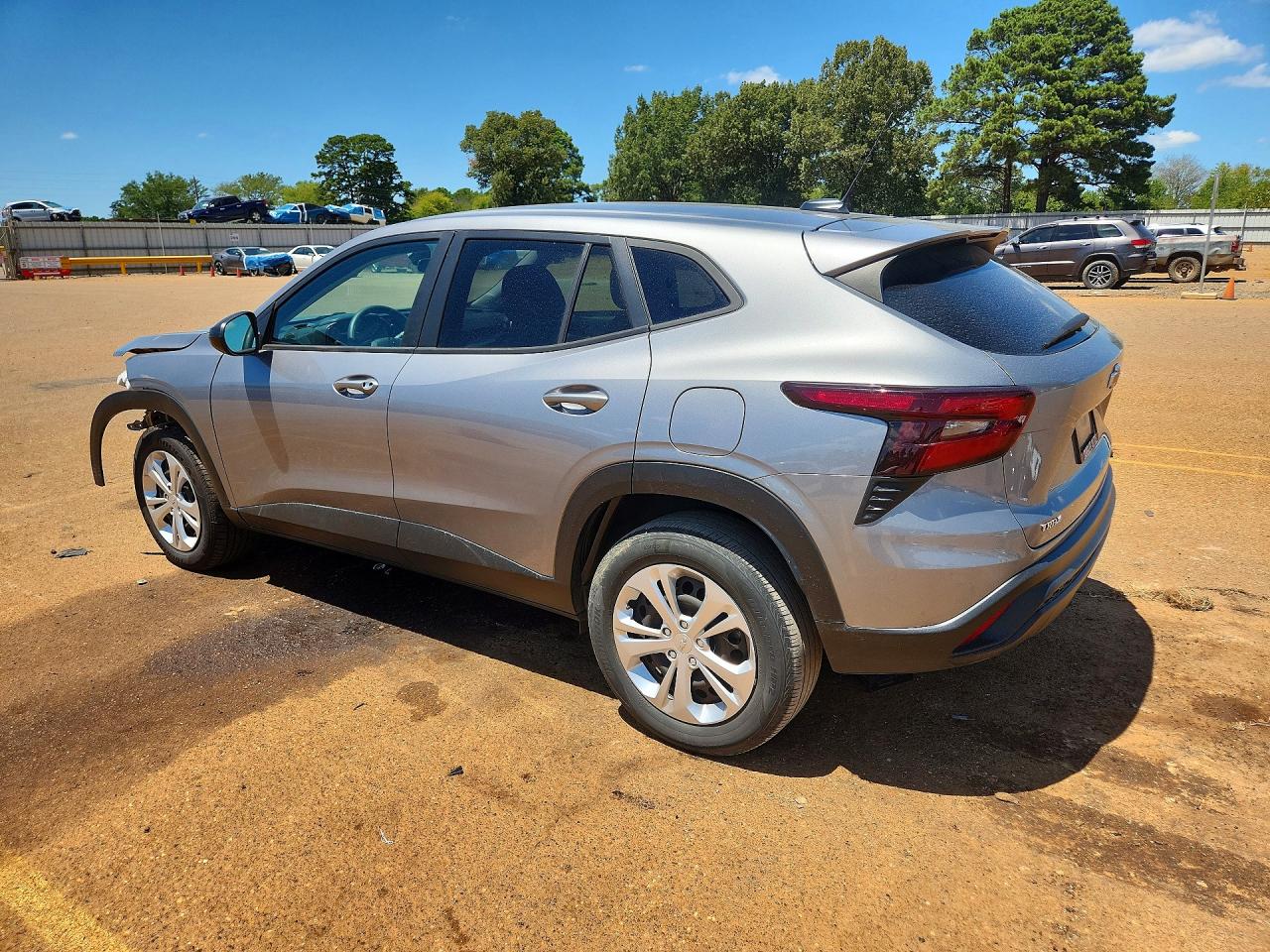 2024 CHEVROLET TRAX LS — снимка 2