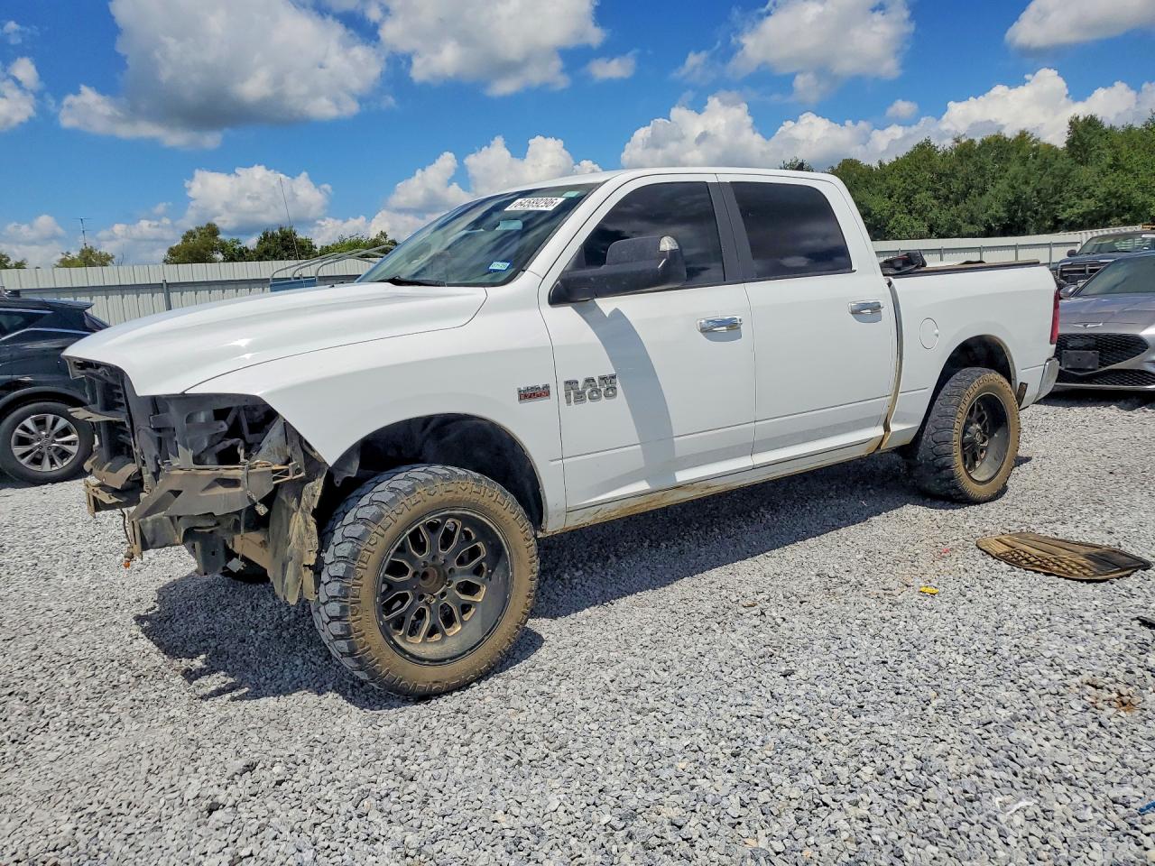 2015 RAM 1500 SLT
