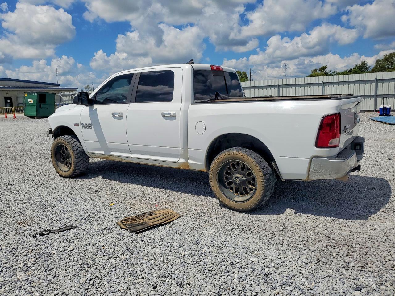 2015 RAM 1500 SLT — снимка 2