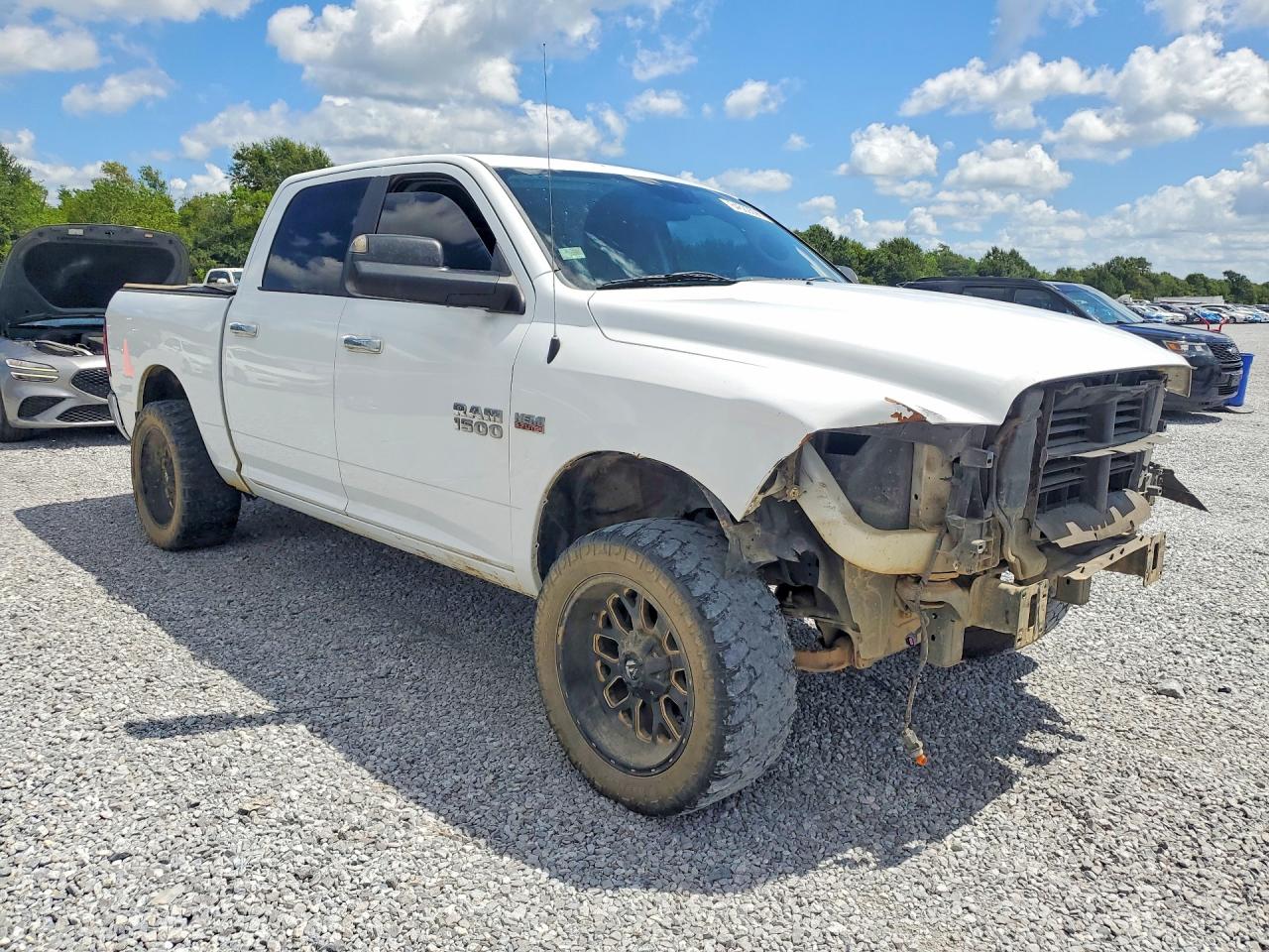 2015 RAM 1500 SLT — снимка 4