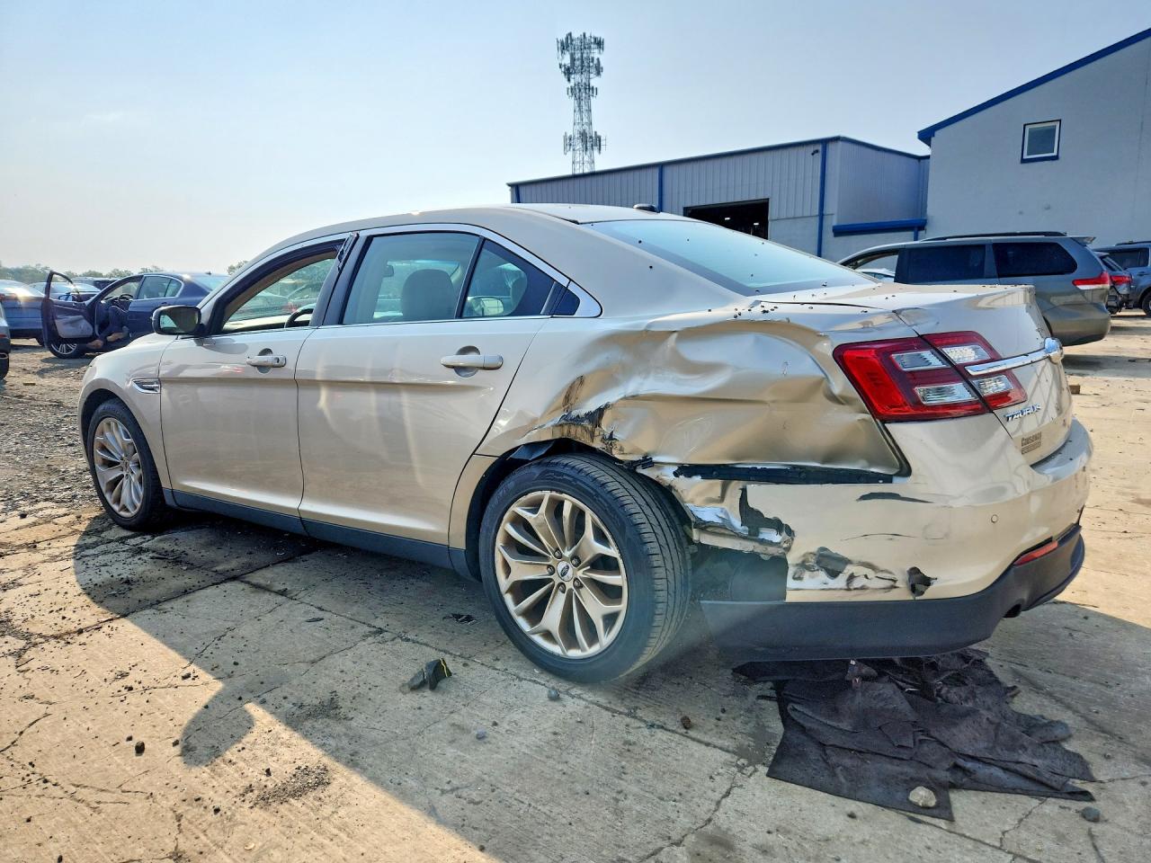2017 FORD TAURUS LIMITED — снимка 2