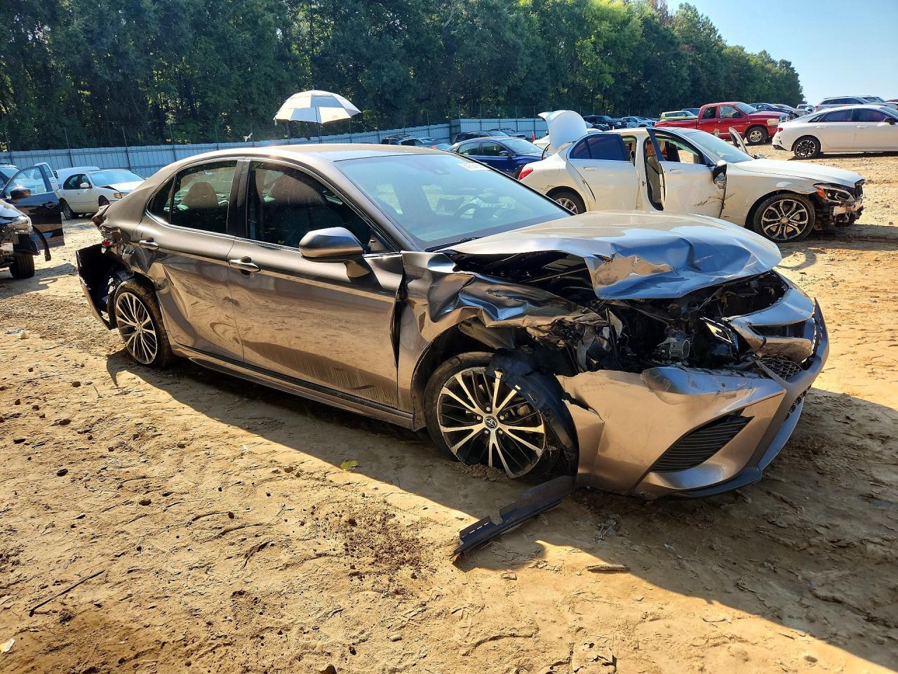 2019 TOYOTA CAMRY SE — снимка 4