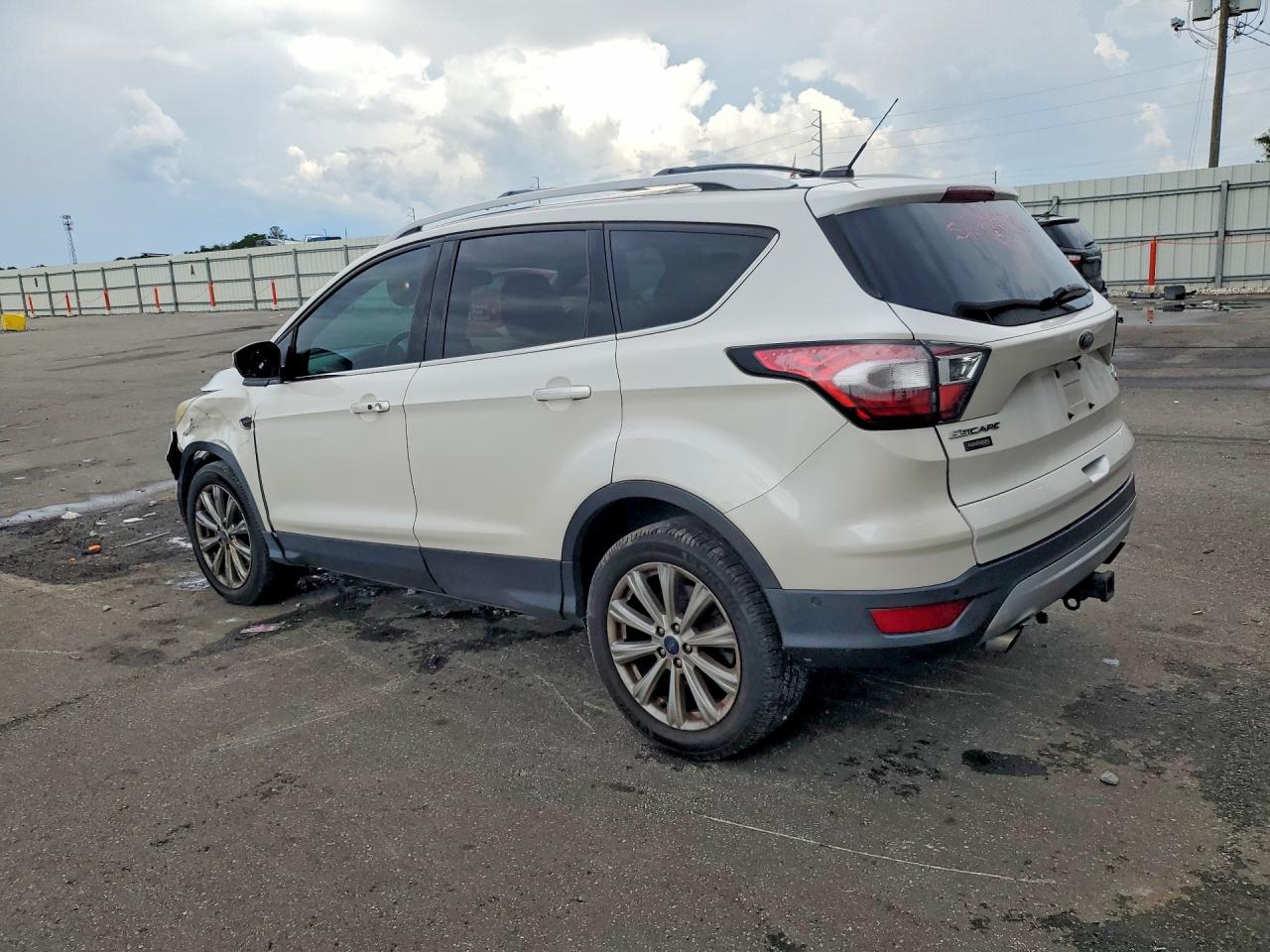 2017 FORD ESCAPE TITANIUM — снимка 2