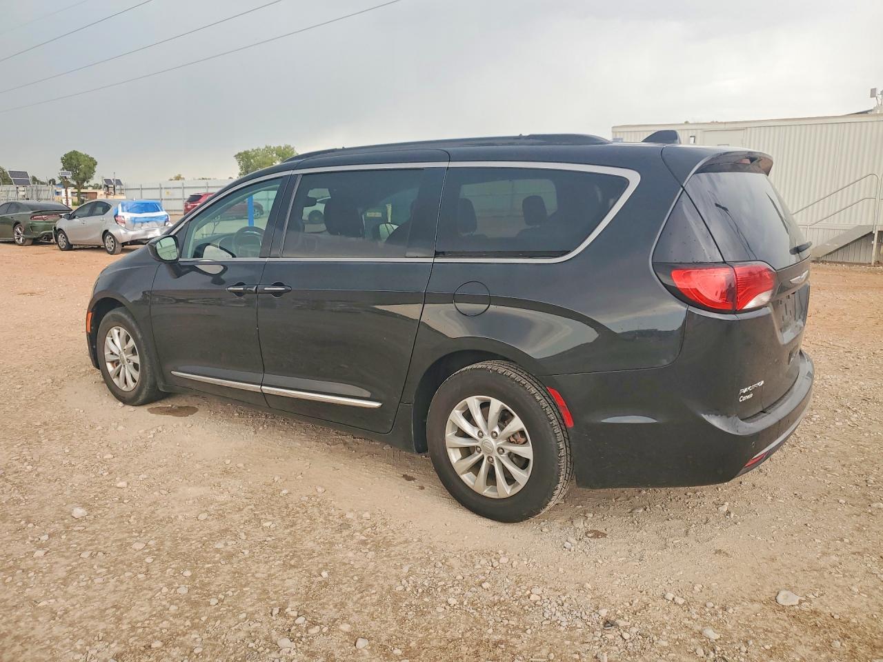 2017 CHRYSLER PACIFICA TOURING L — снимка 2