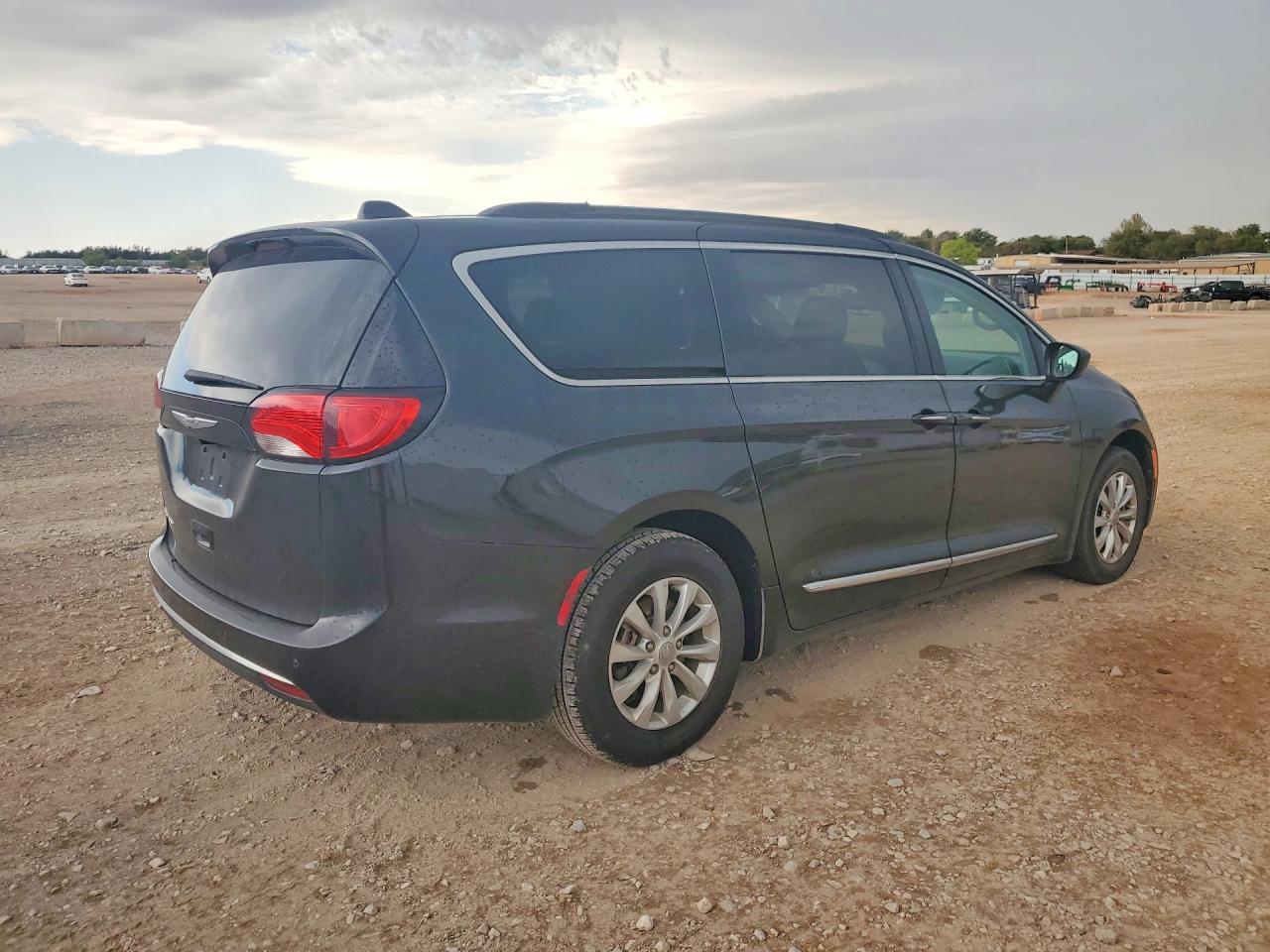 2017 CHRYSLER PACIFICA TOURING L — снимка 3