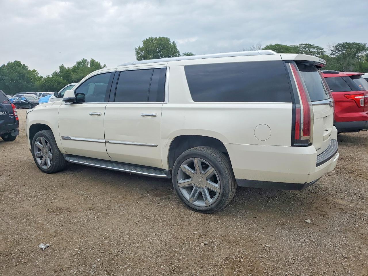 2015 CADILLAC ESCALADE ESV LUXURY — снимка 2