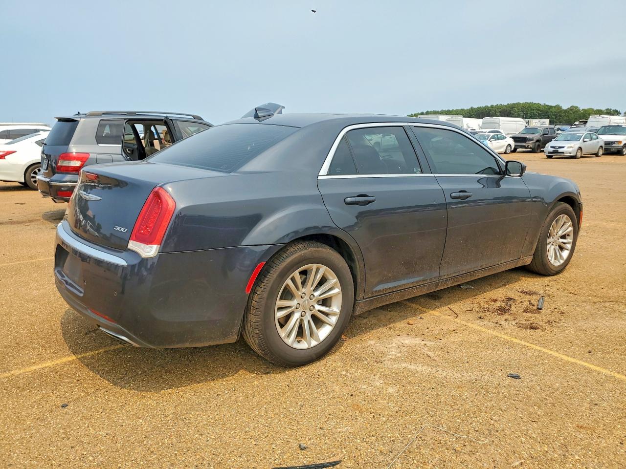 2017 CHRYSLER 300 LIMITED — снимка 3