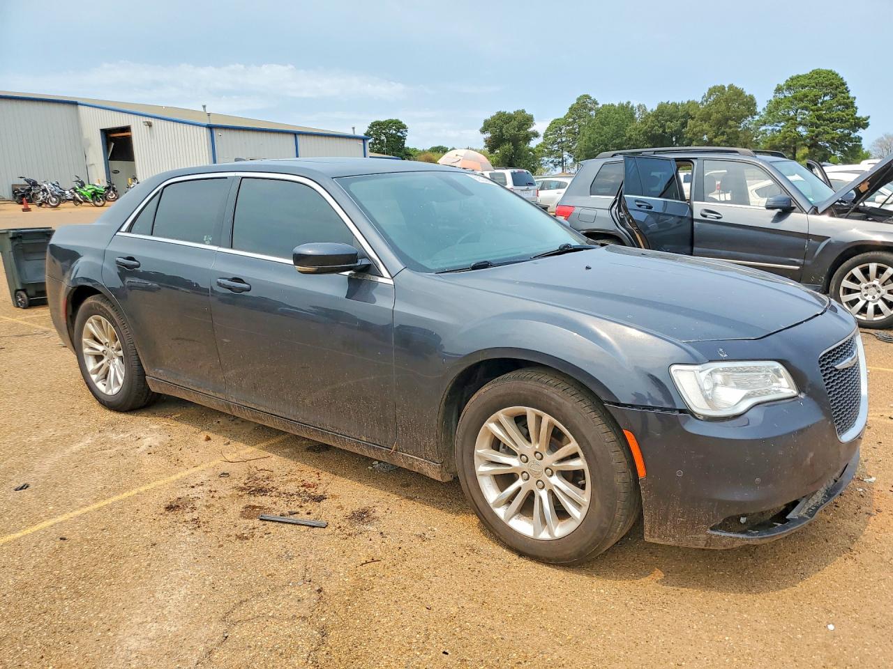 2017 CHRYSLER 300 LIMITED — снимка 4