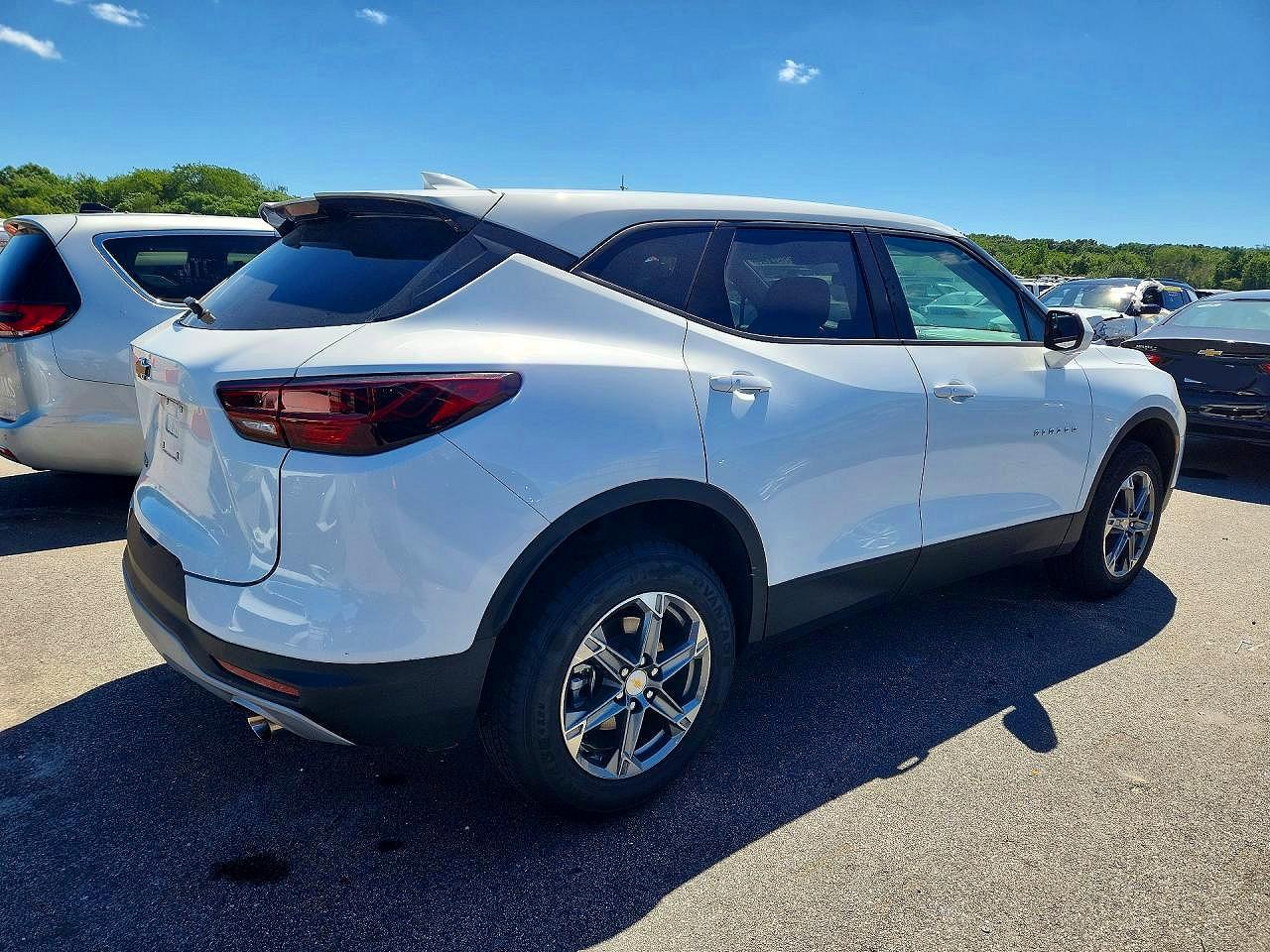 2025 CHEVROLET BLAZER 2LT — снимка 3