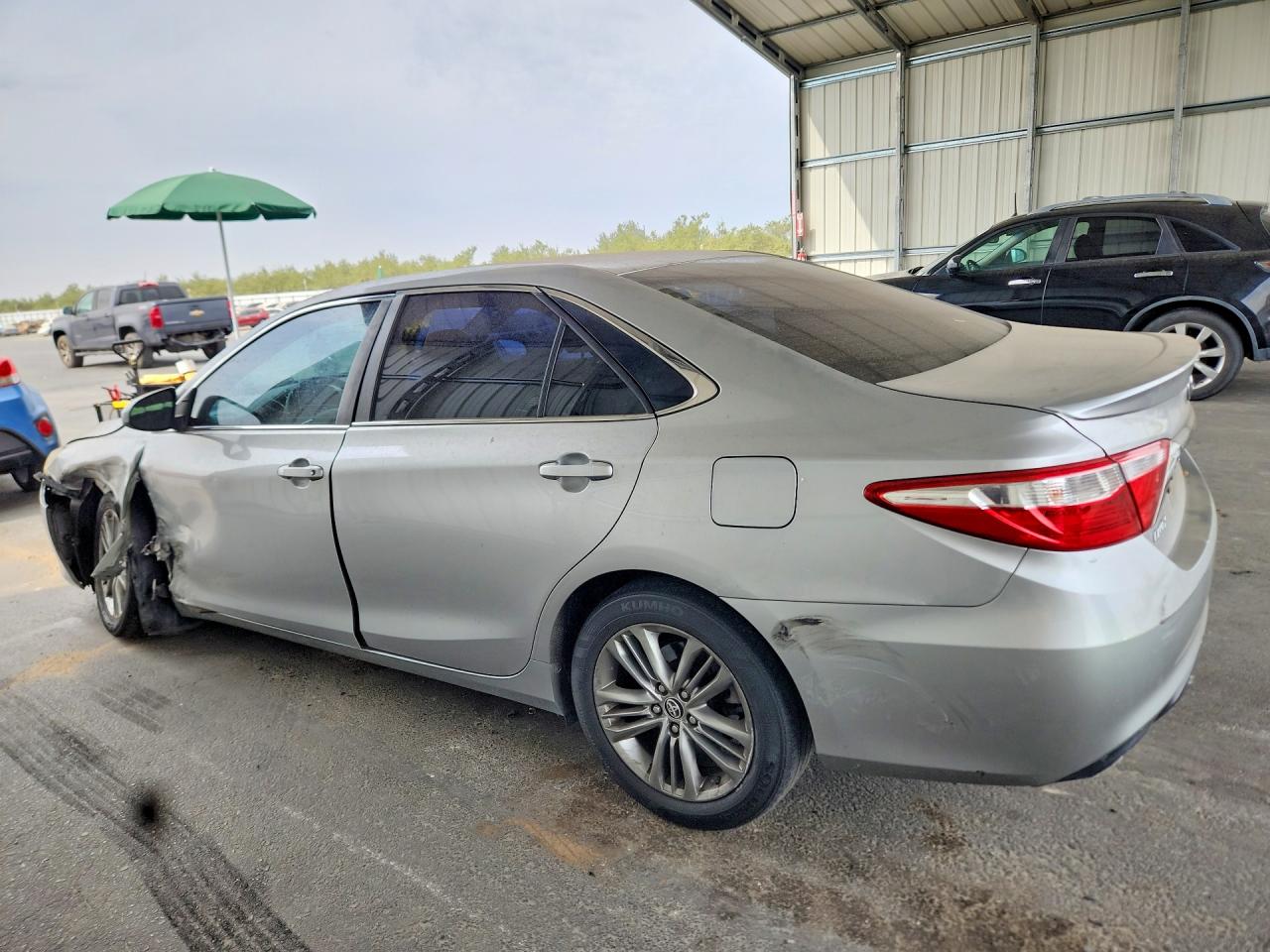 2015 TOYOTA CAMRY SE — снимка 2