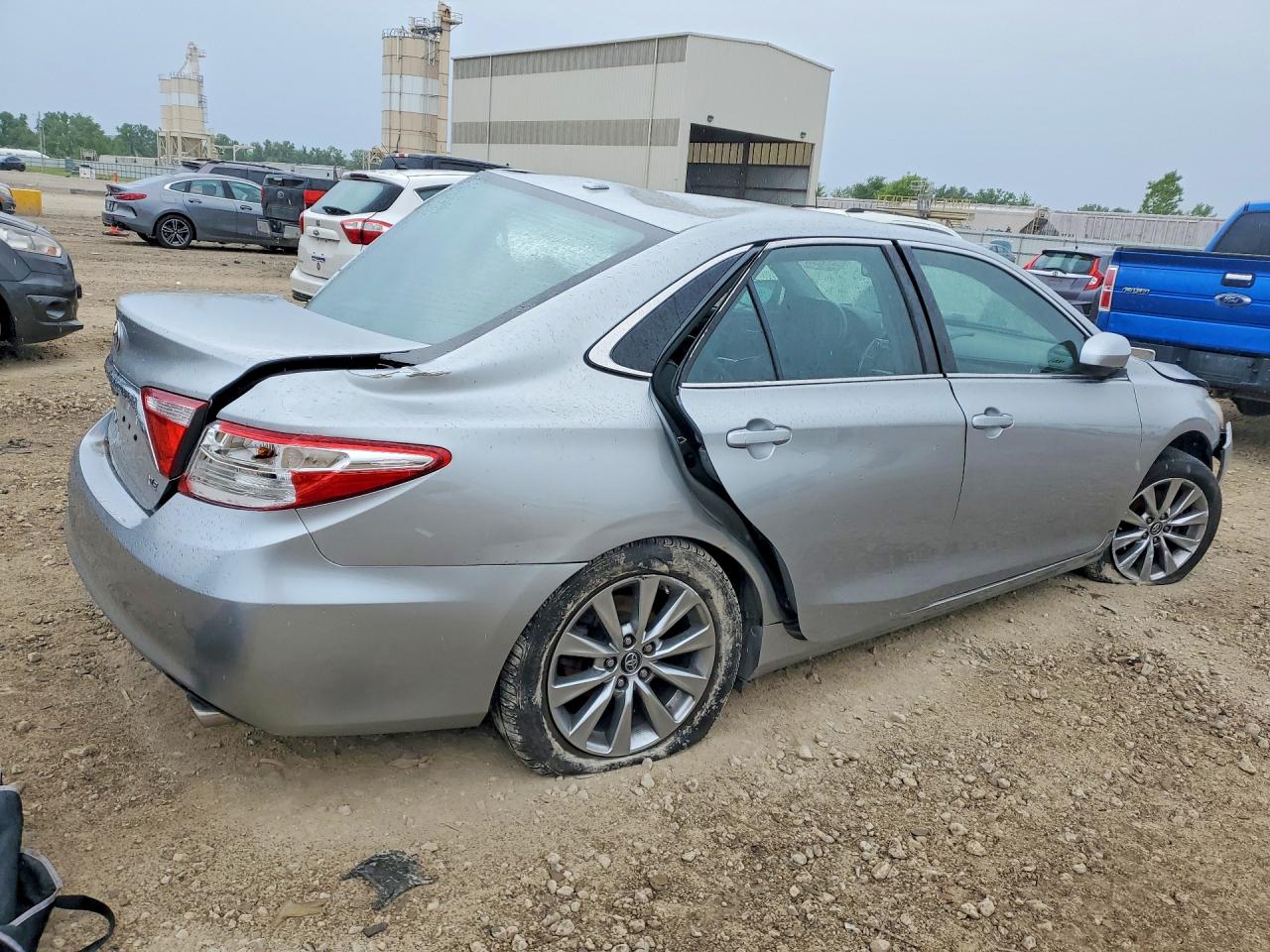 2017 TOYOTA CAMRY XLE — снимка 3