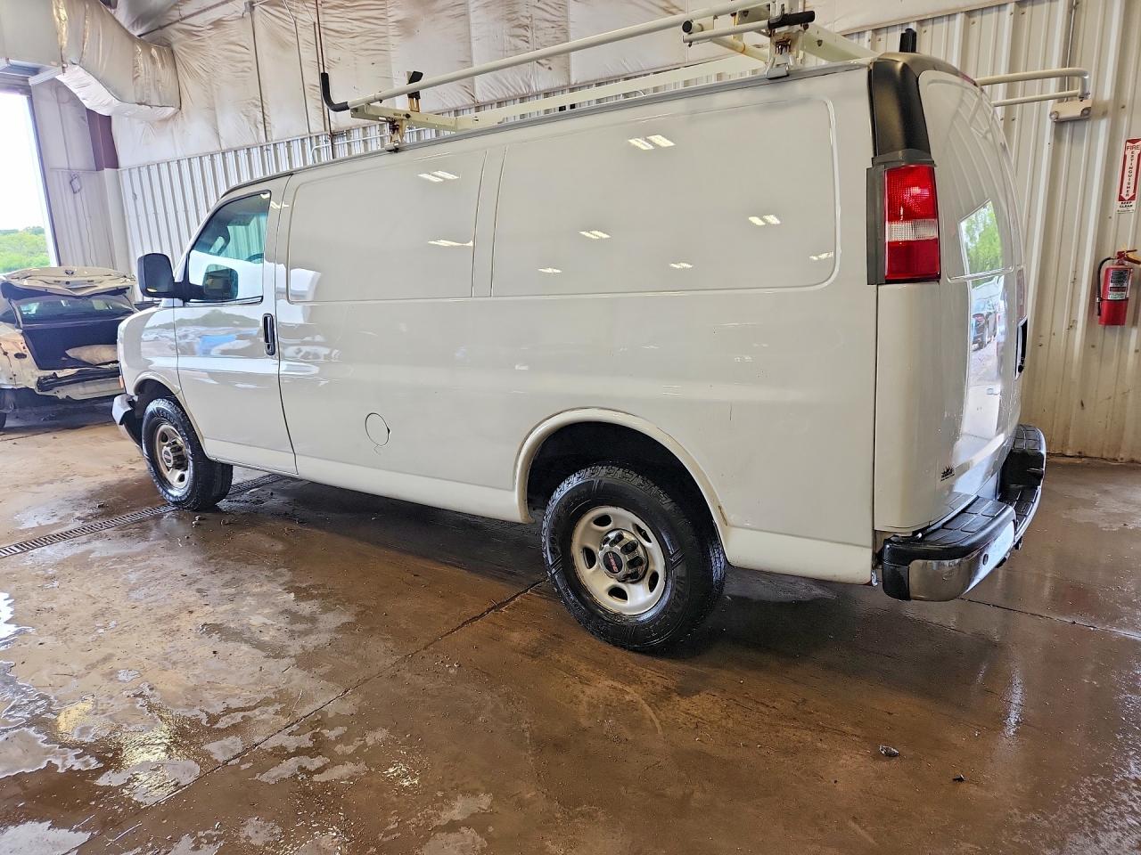 2018 GMC SAVANA G2500 — снимка 2