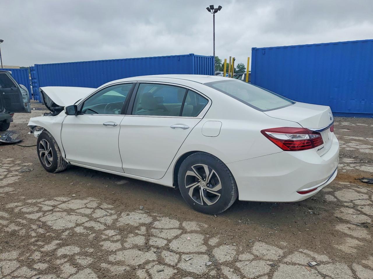 2017 HONDA ACCORD LX — снимка 2