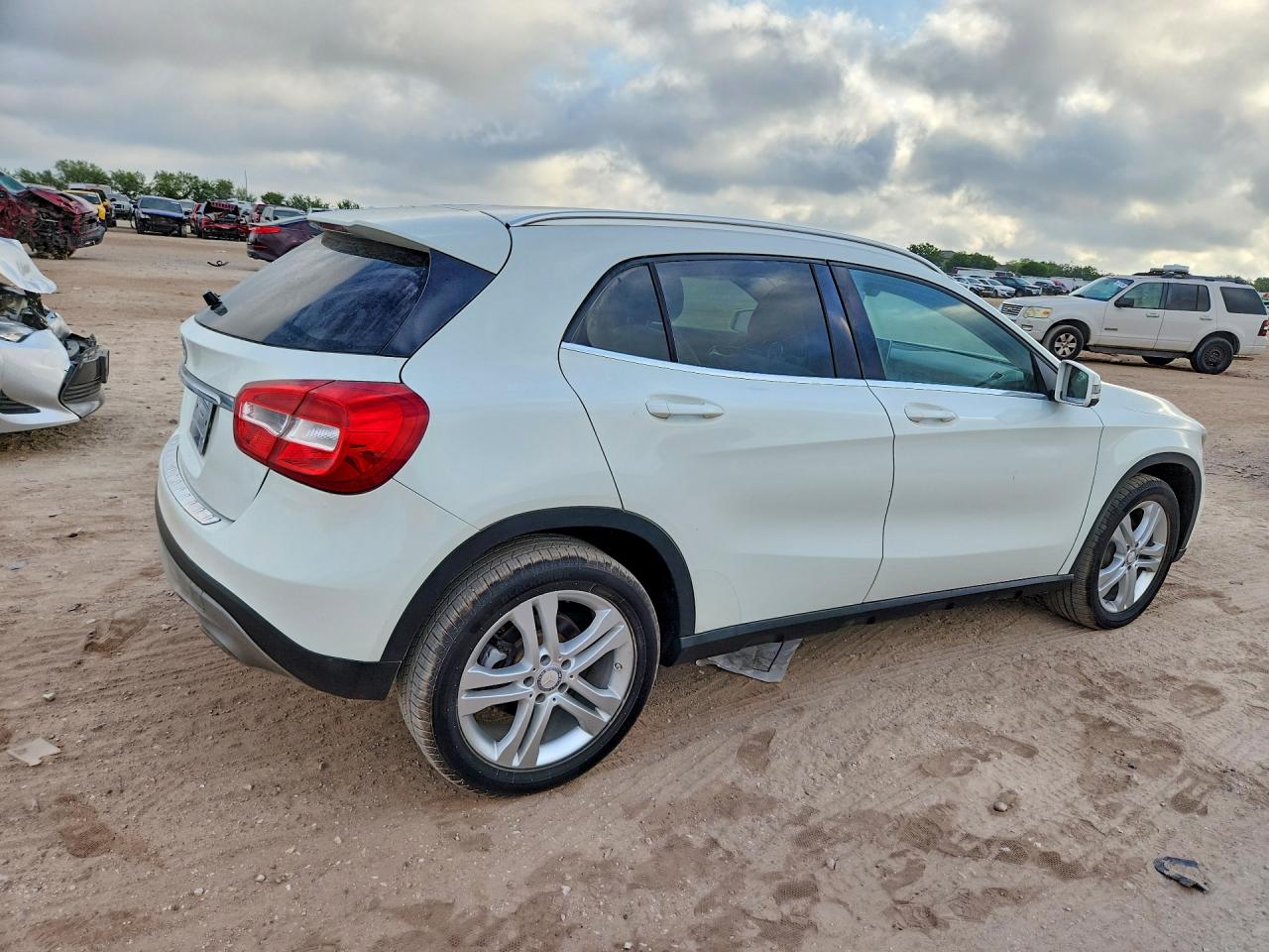 2017 MERCEDES-BENZ GLA 250 — снимка 3