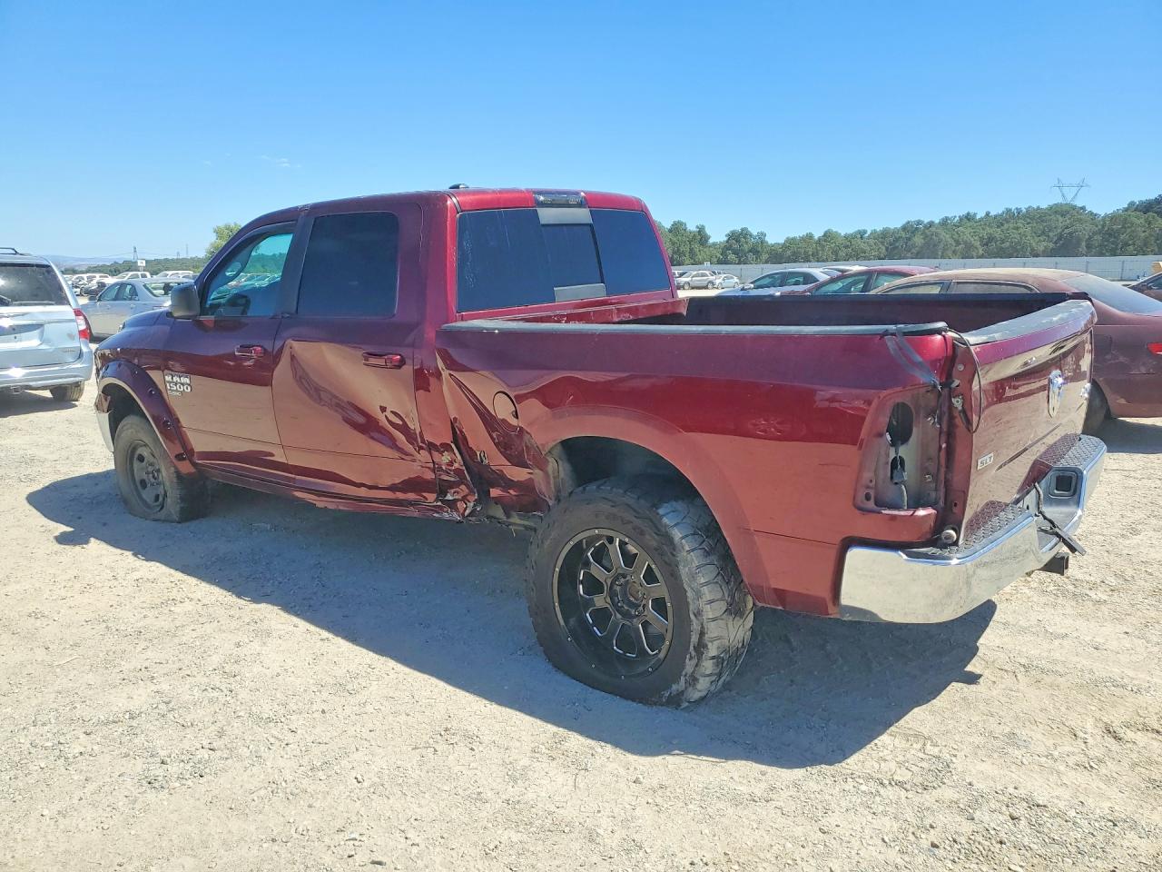 2019 RAM 1500 CLASSIC SLT — снимка 2