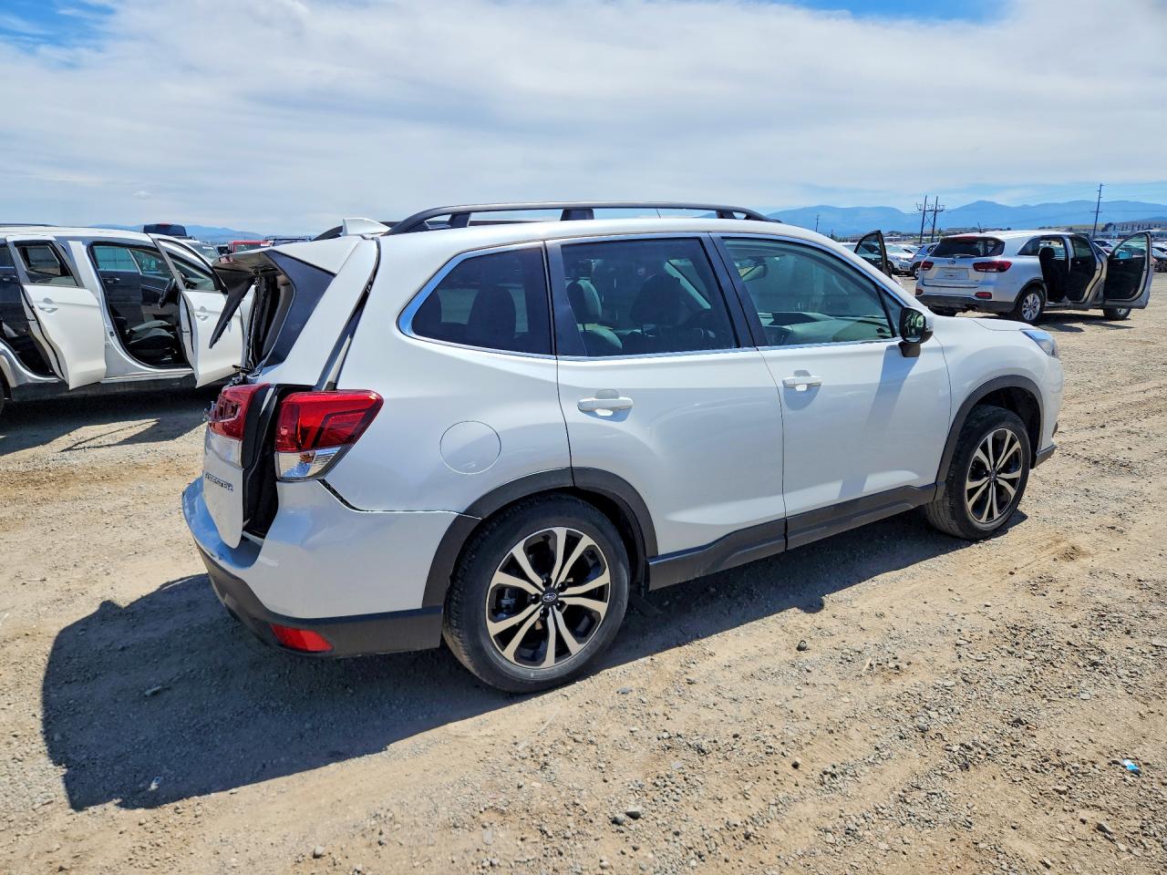 2023 SUBARU FORESTER LIMITED — снимка 3