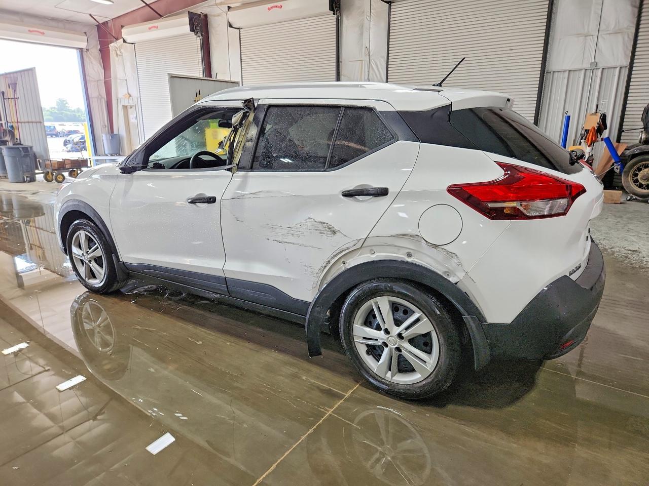 2019 NISSAN KICKS S — снимка 2