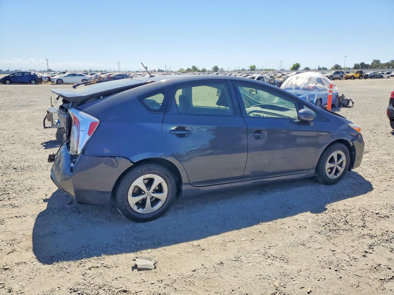 2015 TOYOTA PRIUS TWO — снимка 3