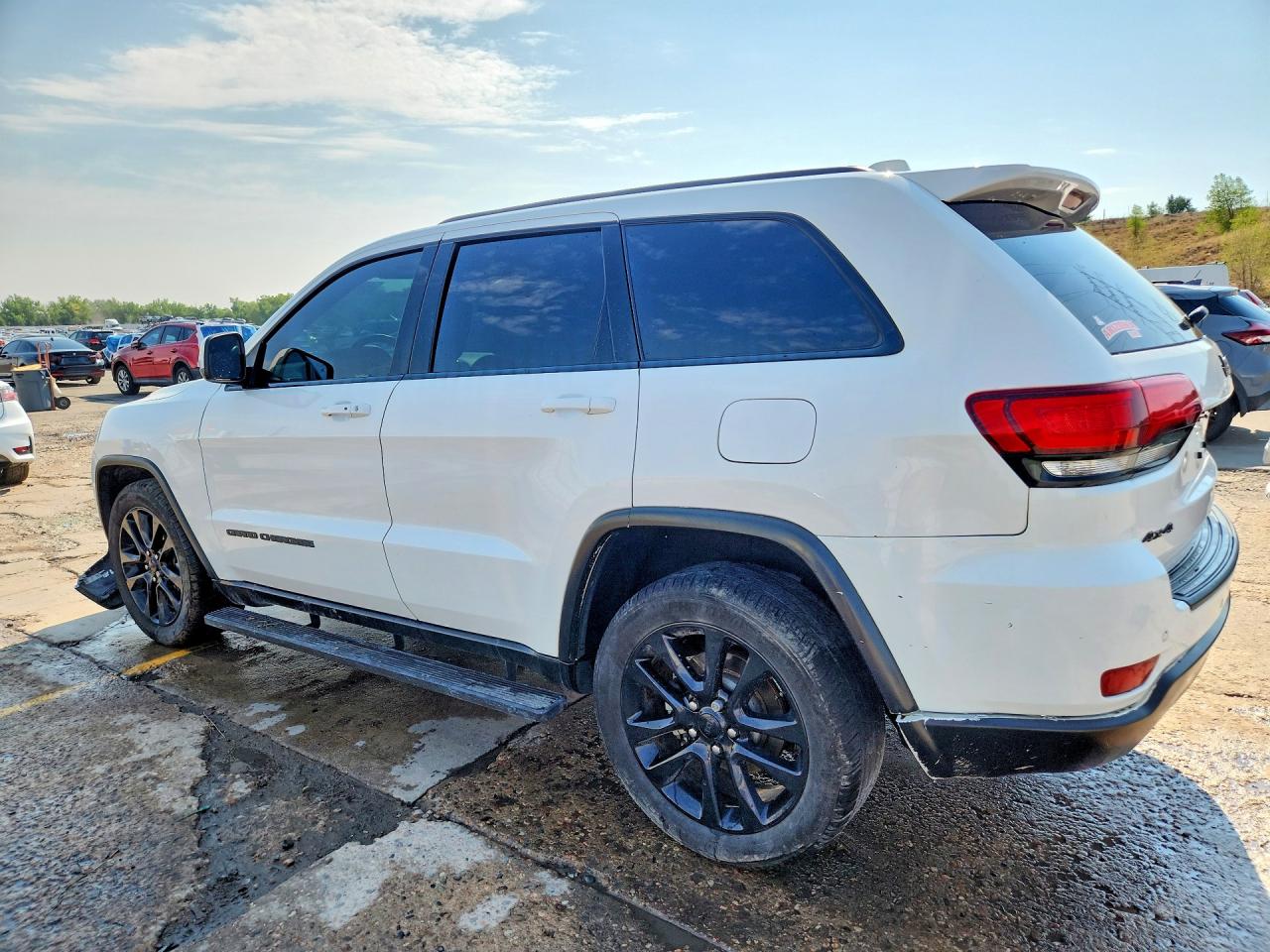 2019 JEEP GRAND CHEROKEE LAREDO — снимка 2