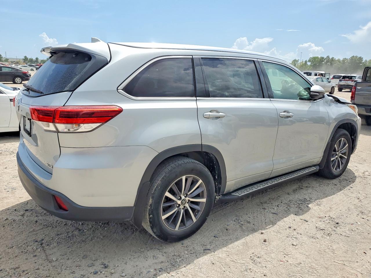 2018 TOYOTA HIGHLANDER XLE — снимка 3