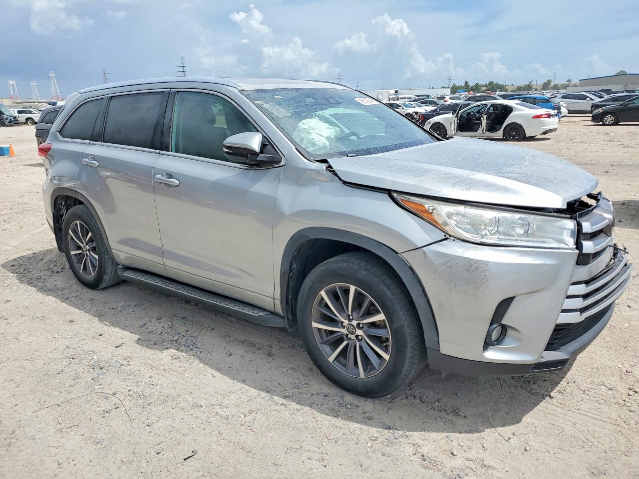 2018 TOYOTA HIGHLANDER XLE — снимка 4