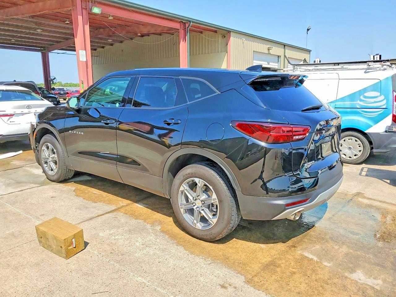 2025 CHEVROLET BLAZER 2LT — снимка 2