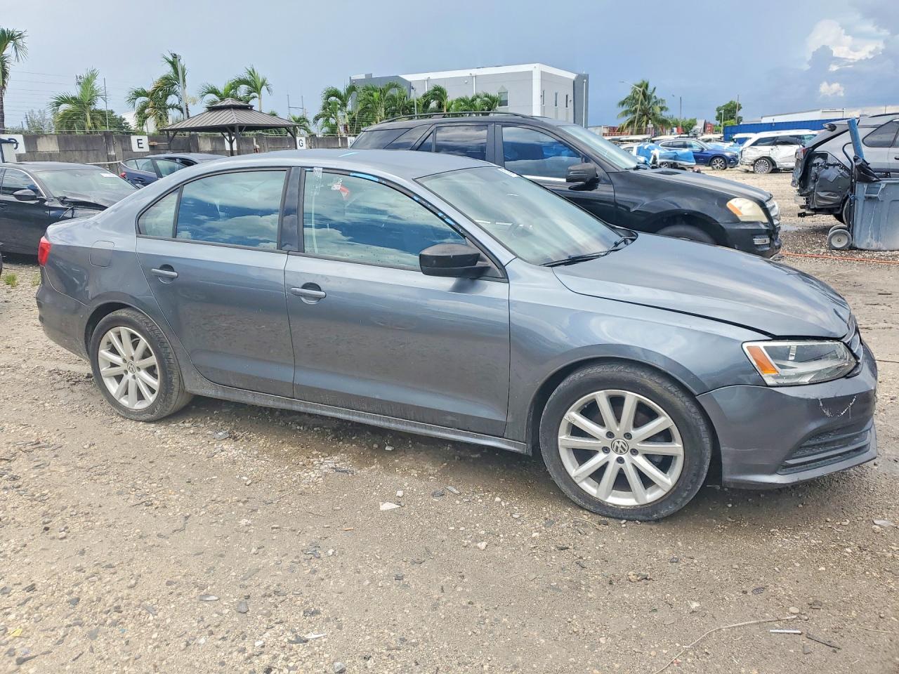 2015 VOLKSWAGEN JETTA BASE — снимка 4