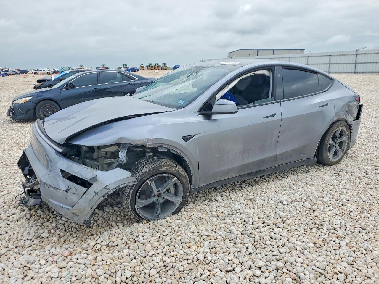 2026 TESLA MODEL Y
