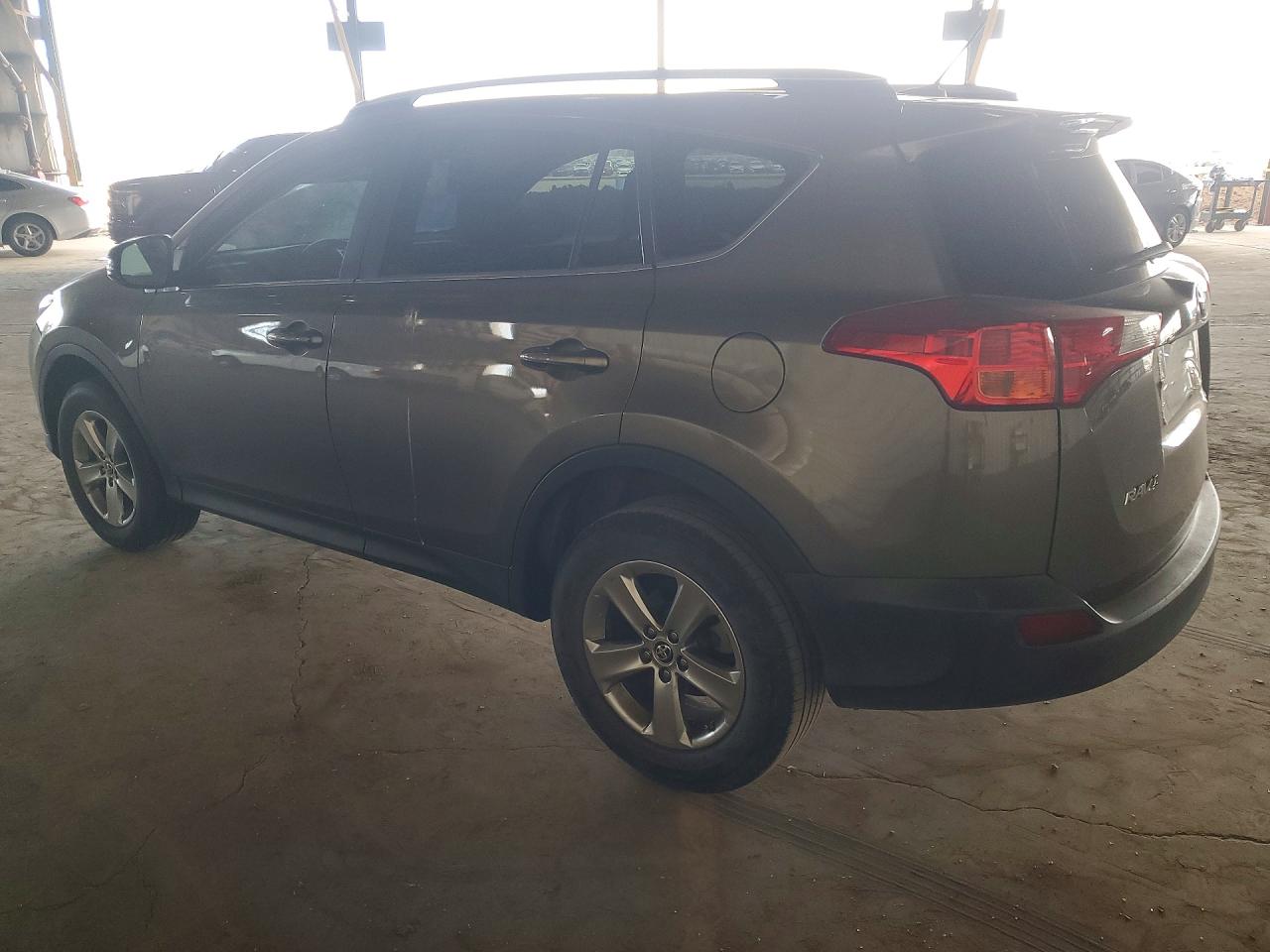 2015 TOYOTA RAV4 XLE — снимка 2