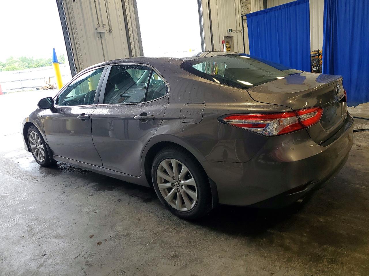 2020 TOYOTA CAMRY LE — снимка 2