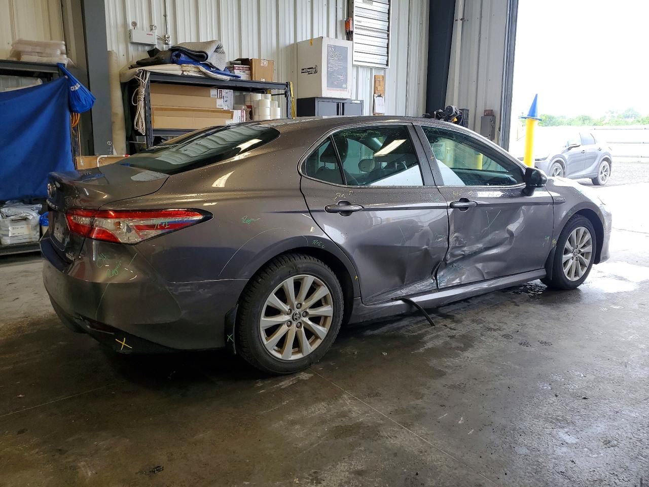 2020 TOYOTA CAMRY LE — снимка 3