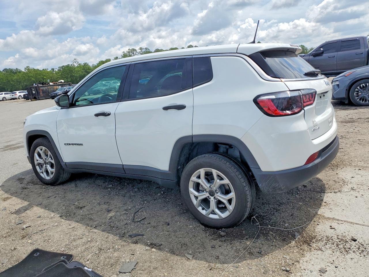 2025 JEEP COMPASS SPORT — снимка 2