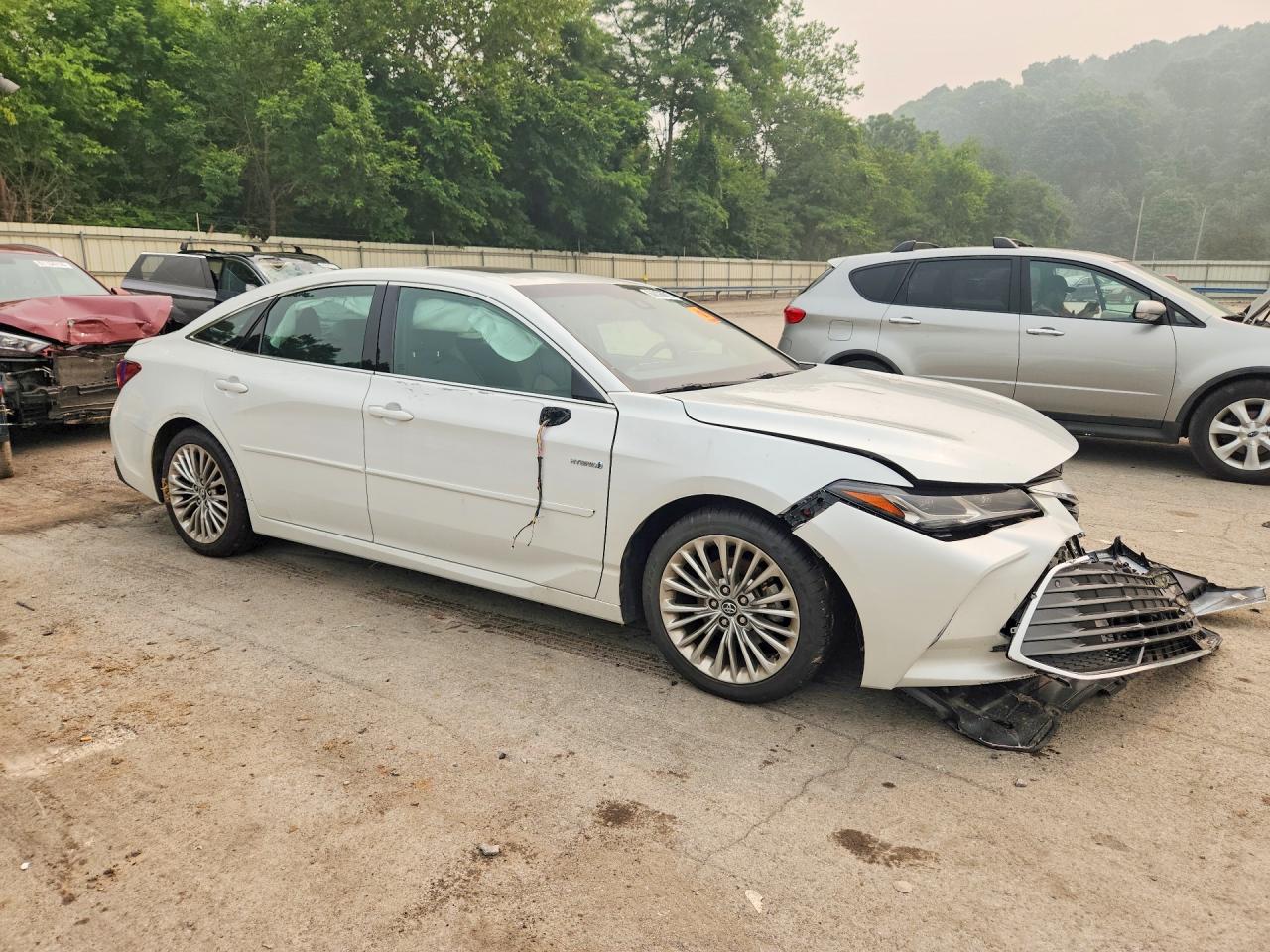 2020 TOYOTA AVALON LIMITED — снимка 4